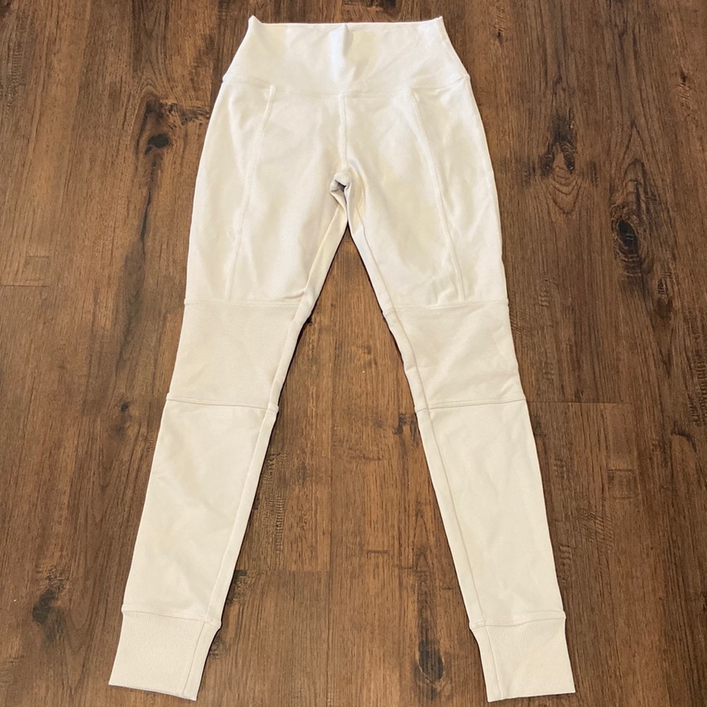 ALO White Ribbed Jogger Leggings